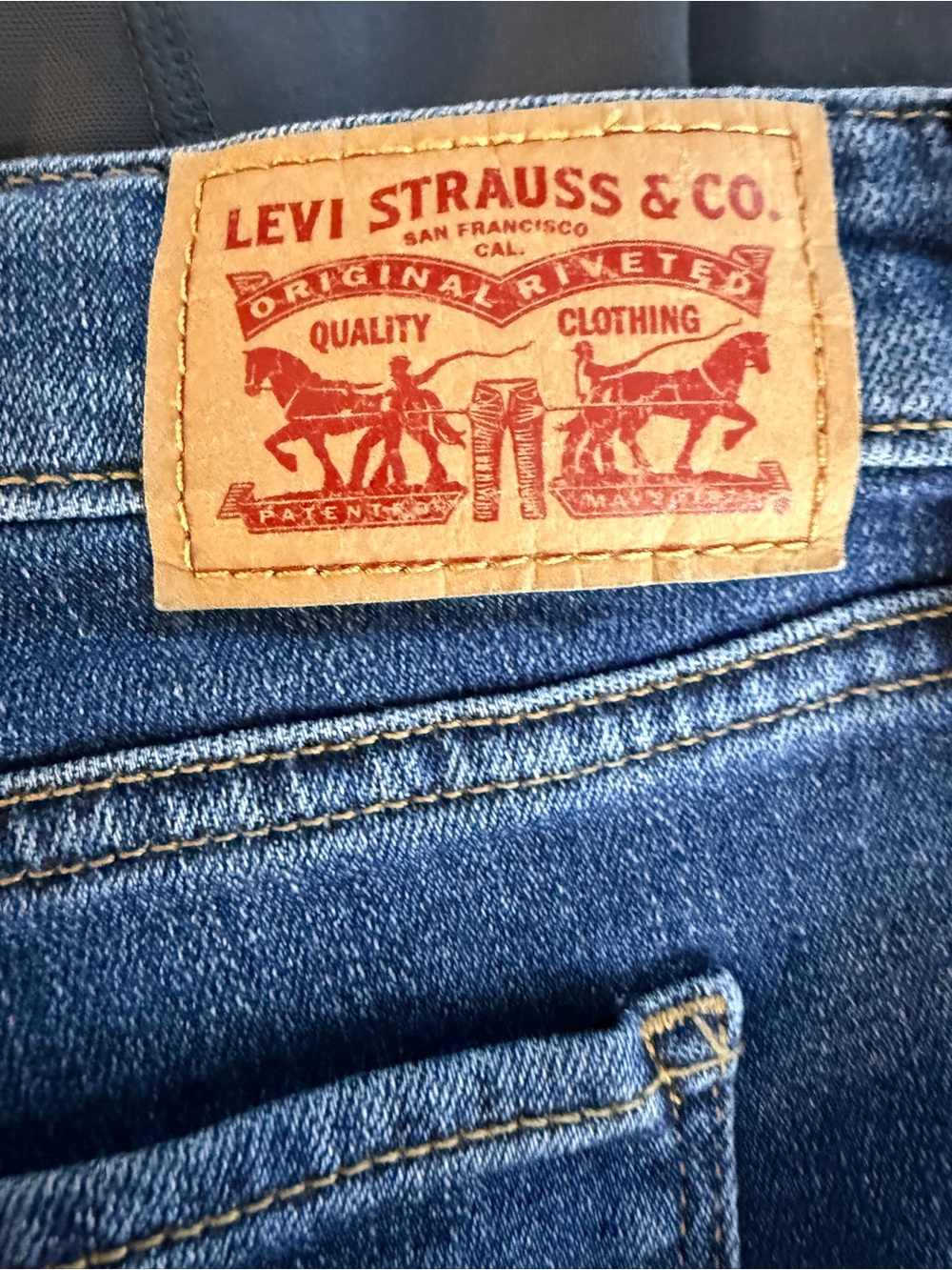 Levi’s 711 Skinny Dark Blue Distressed Women's Jeans - Picture 5 of 7